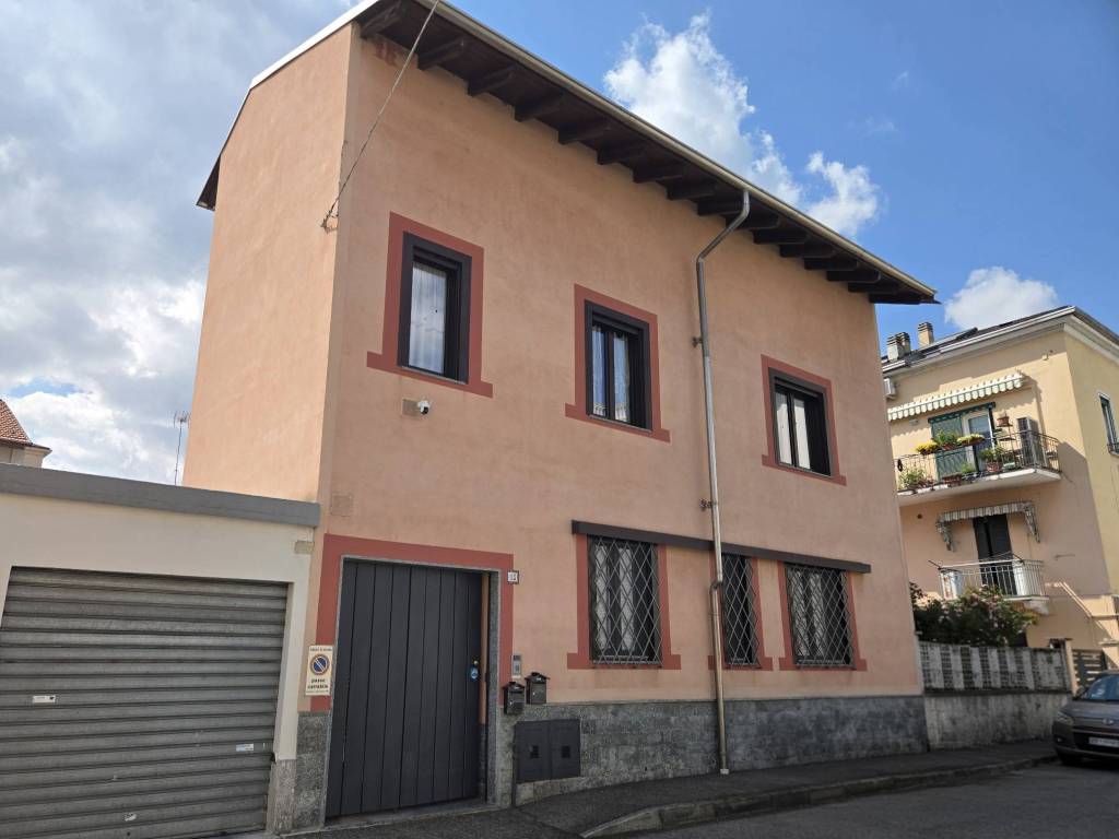casa indipendente in vendita a Novara in zona zona Sant'Andrea - San Rocco