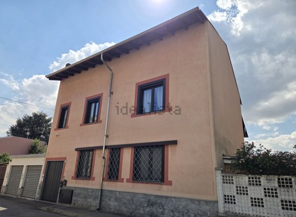 casa indipendente in vendita a Novara in zona zona Sant'Andrea - San Rocco
