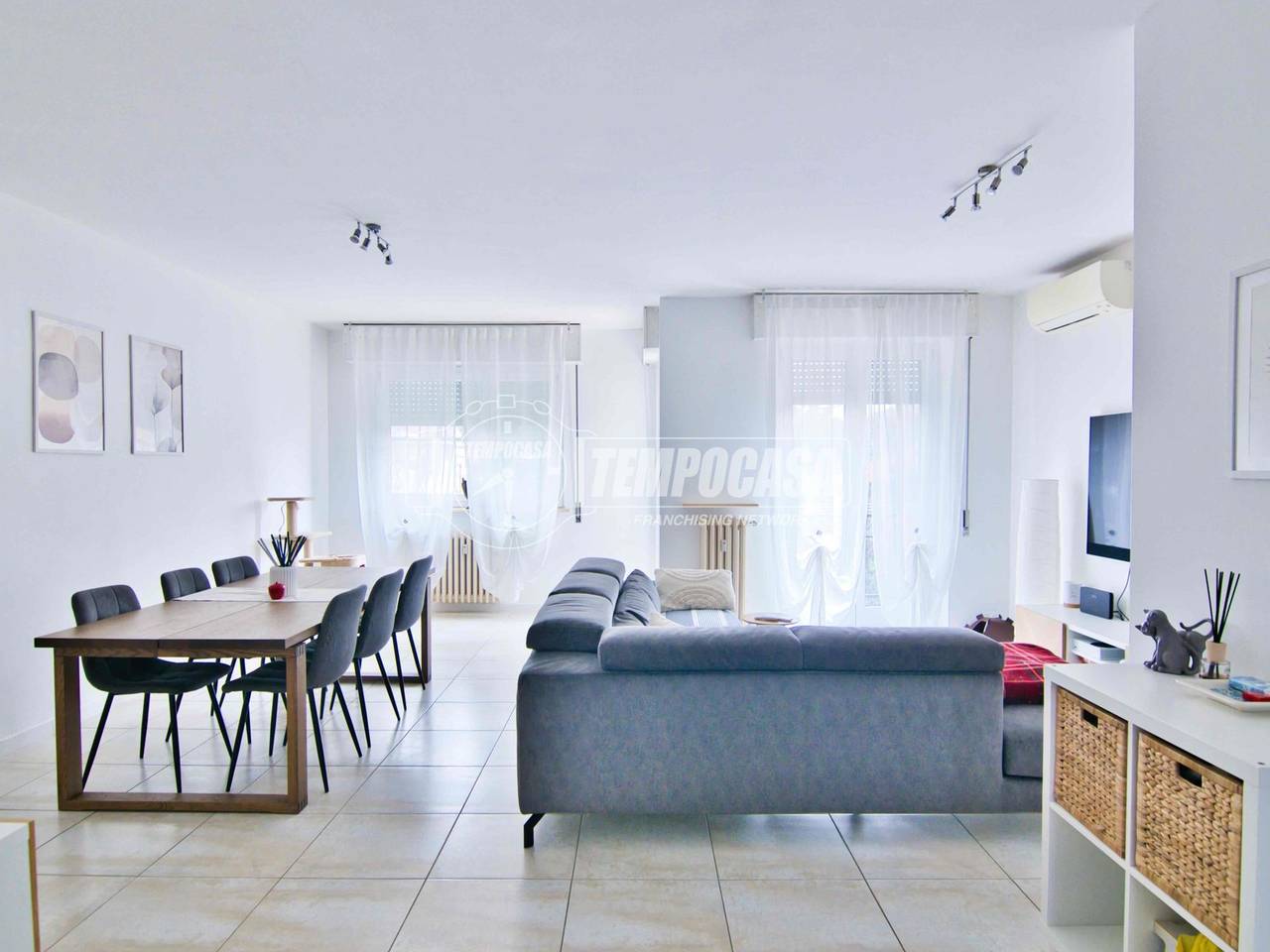 appartamento in vendita a Novara in zona Veveri