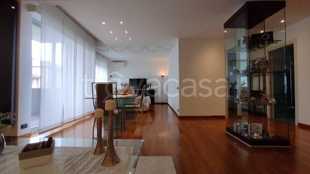 appartamento in vendita a Novara in zona zona Agogna - San Paolo