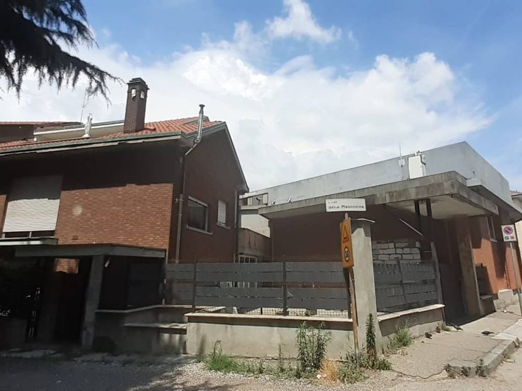 casa indipendente in vendita a Novara in zona zona Sant'Agabio
