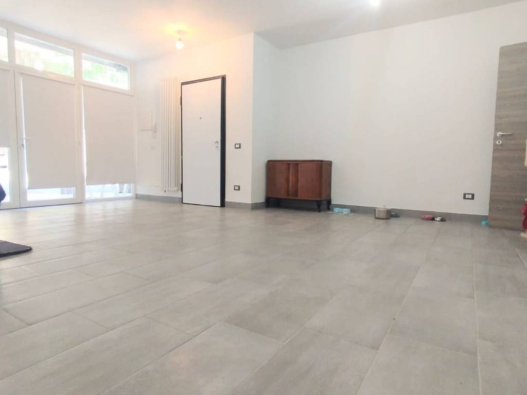 casa indipendente in vendita a Novara in zona Pernate