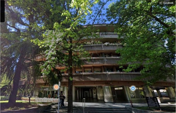 negozio in vendita a Novara in zona Centro Città