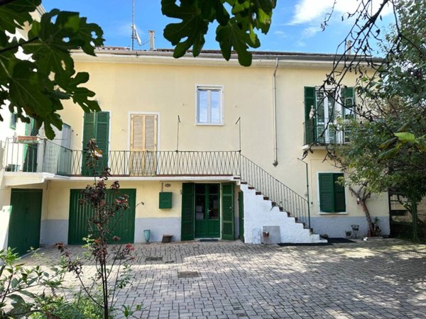 casa indipendente in vendita a Novara in zona zona Sant'Andrea - San Rocco