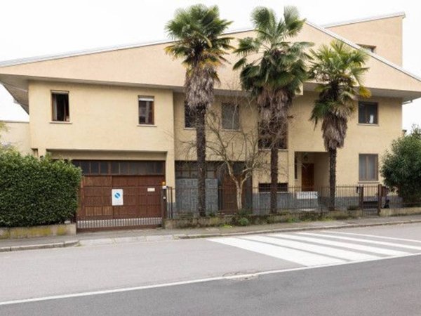 casa indipendente in vendita a Novara in zona zona Sacro Cuore