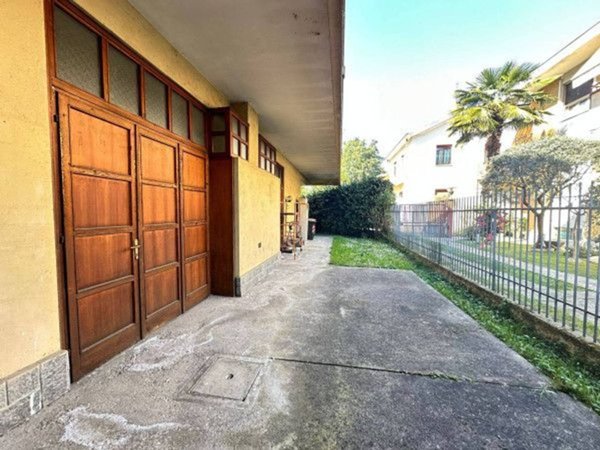 casa indipendente in vendita a Novara in zona zona Sacro Cuore