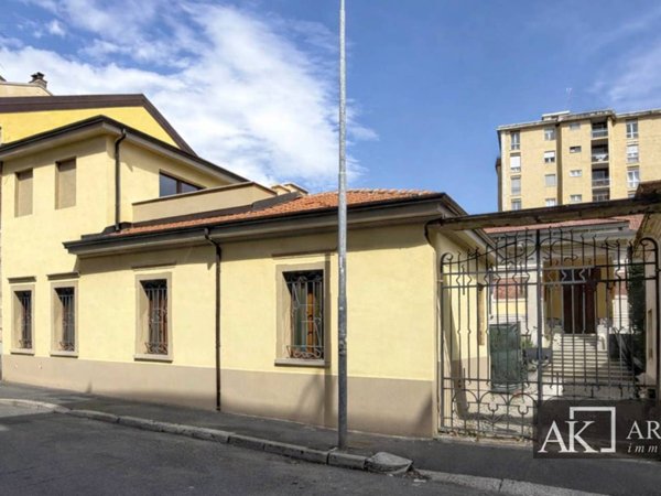 casa indipendente in vendita a Novara in zona zona Sacro Cuore