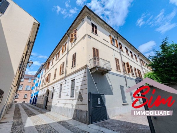 appartamento in vendita a Novara in zona Centro Città