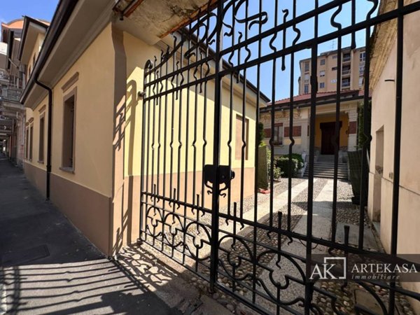 casa indipendente in vendita a Novara in zona zona Porta Mortara