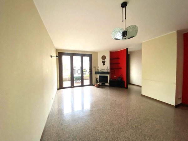 casa indipendente in vendita a Novara