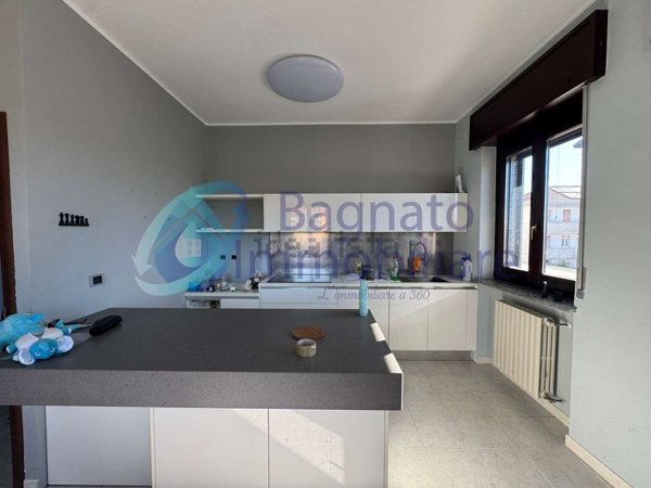 appartamento in vendita a Novara in zona Veveri