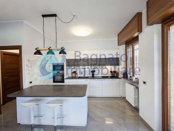 appartamento in vendita a Novara in zona Veveri