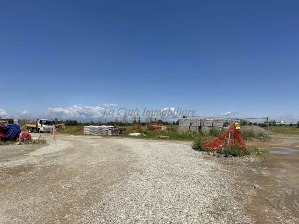 terreno agricolo in vendita a Novara in zona Torrion Quartara