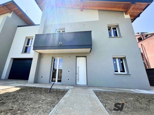 casa indipendente in vendita a Novara in zona zona Sant'Andrea - San Rocco
