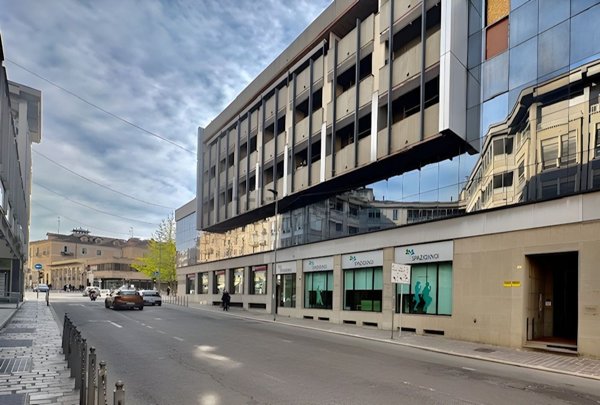 appartamento in vendita a Novara in zona Centro Città