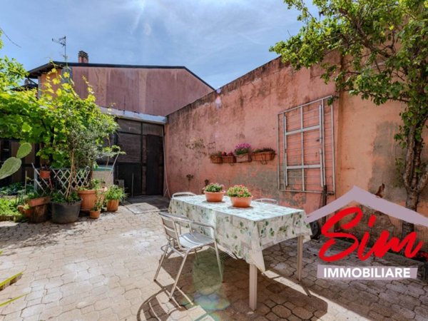 casa indipendente in vendita a Novara in zona zona Sant'Agabio