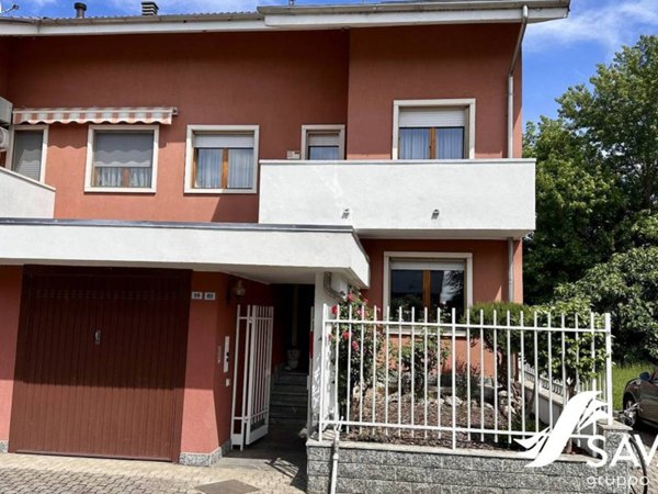 casa indipendente a Novara in zona zona Cittadella - Villaggio Dalmazia
