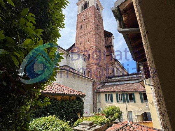 negozio in vendita a Novara in zona Centro Città