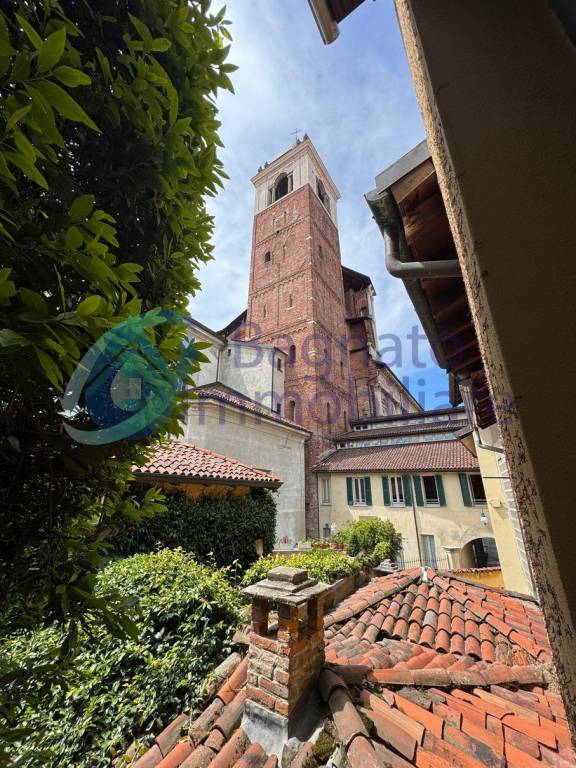 negozio in vendita a Novara in zona Centro Città