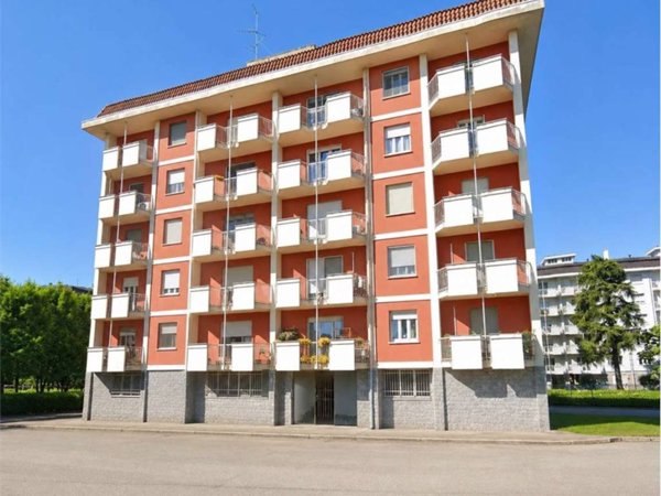 appartamento in vendita a Novara in zona Veveri