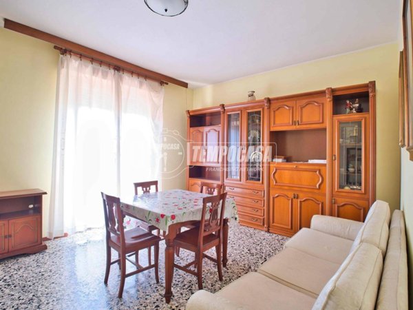 appartamento in vendita a Novara in zona Veveri