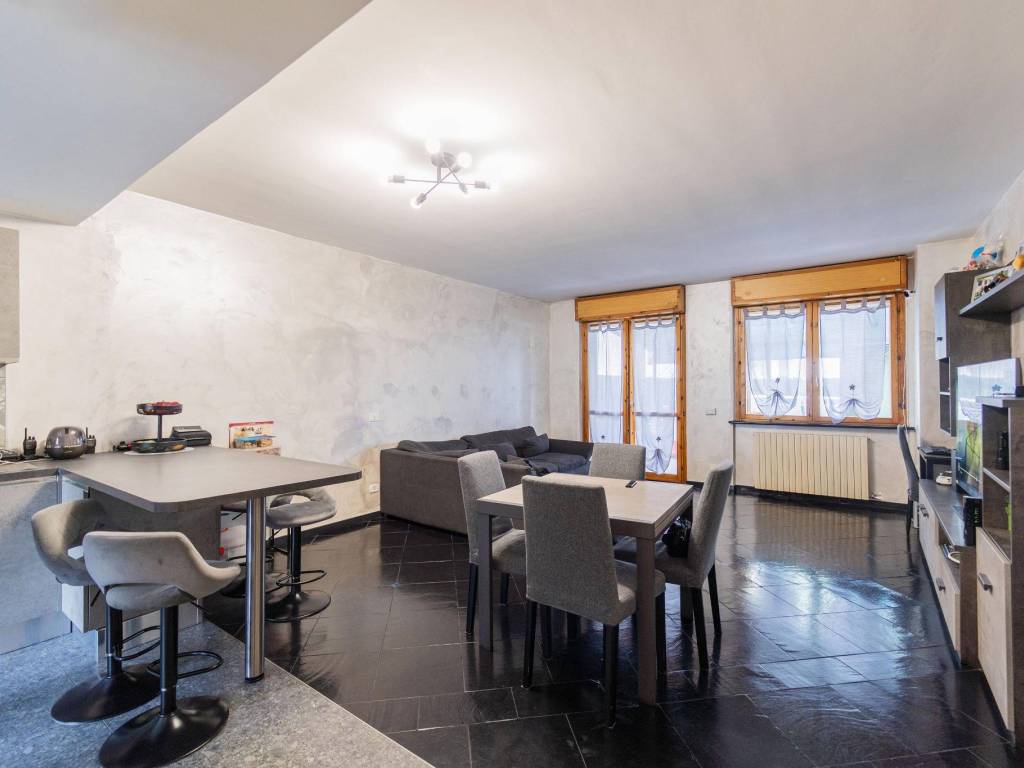 casa indipendente a Novara in zona zona Cittadella - Villaggio Dalmazia