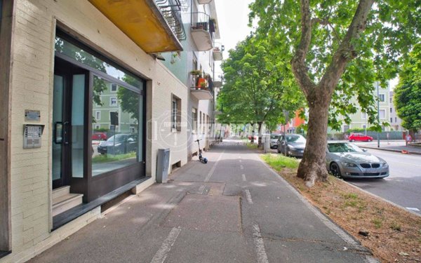 negozio in vendita a Novara in zona zona Porta Mortara