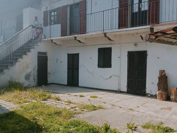 casa indipendente in vendita a Novara in zona zona Sant'Andrea - San Rocco