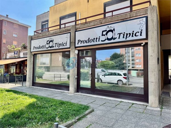 locale commerciale in vendita a Novara in zona zona Bicocca