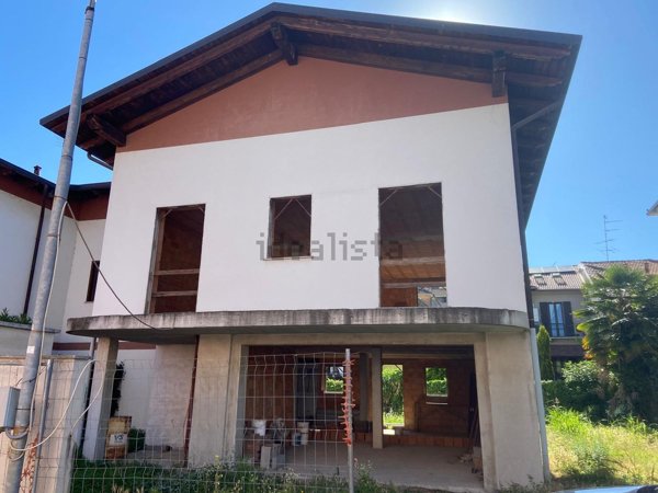casa indipendente in vendita a Novara in zona zona Sant'Agabio