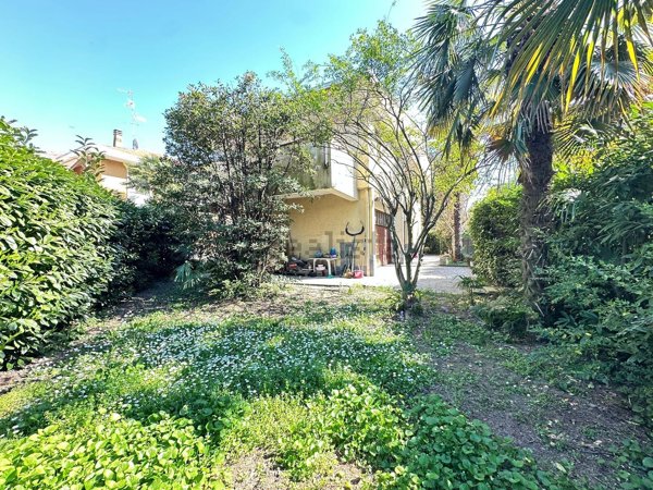 casa indipendente in vendita a Novara in zona zona Sant'Andrea - San Rocco