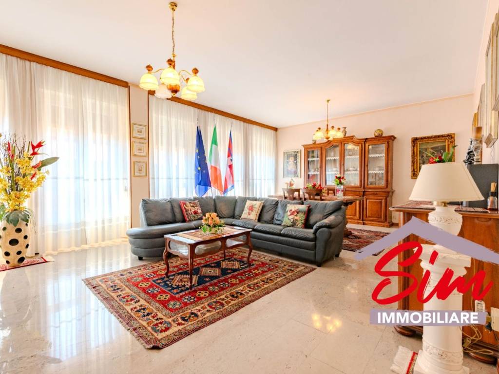 appartamento in vendita a Novara in zona Centro Città