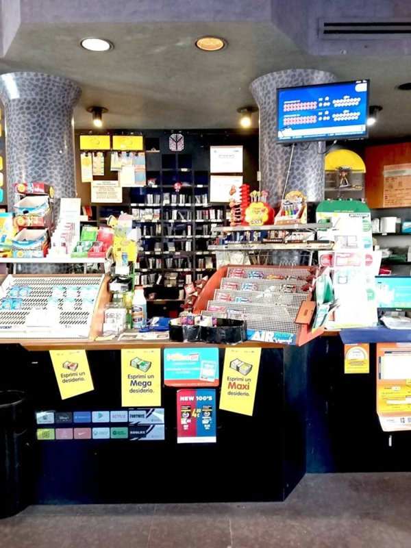 negozio in vendita a Novara in zona zona Sacro Cuore