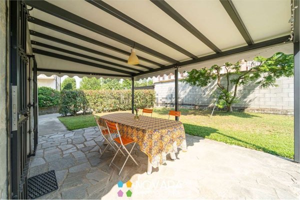 casa indipendente in vendita a Novara