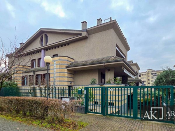 casa indipendente in vendita a Novara in zona zona Bicocca