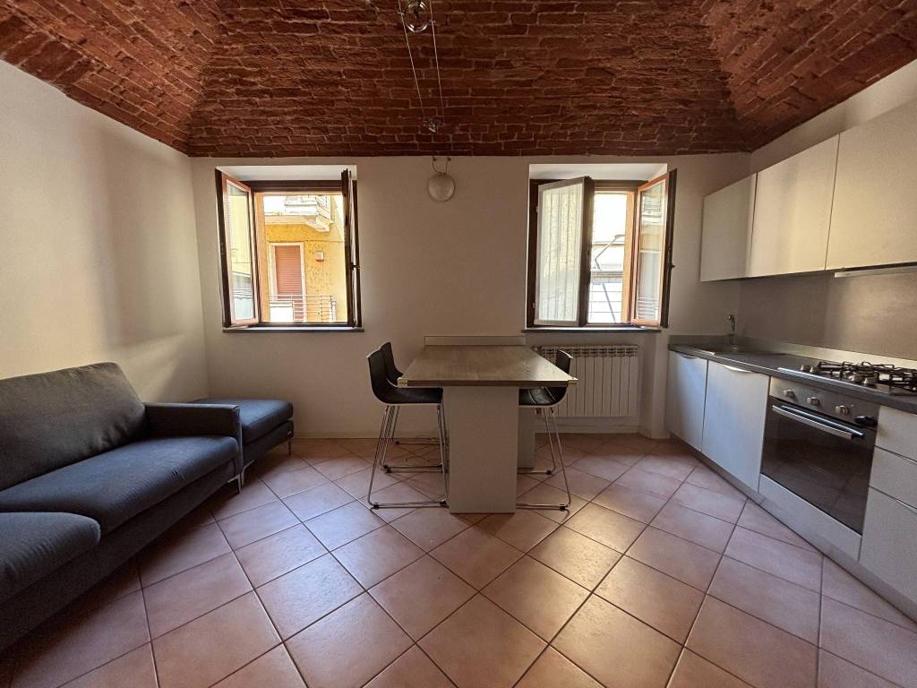 appartamento in vendita a Novara in zona Centro Città
