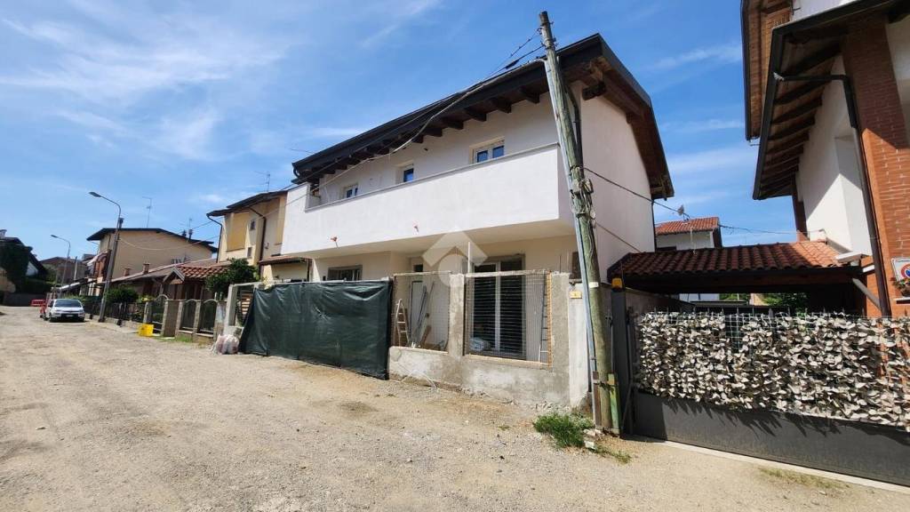 casa indipendente in vendita a Novara in zona zona Agogna - San Paolo