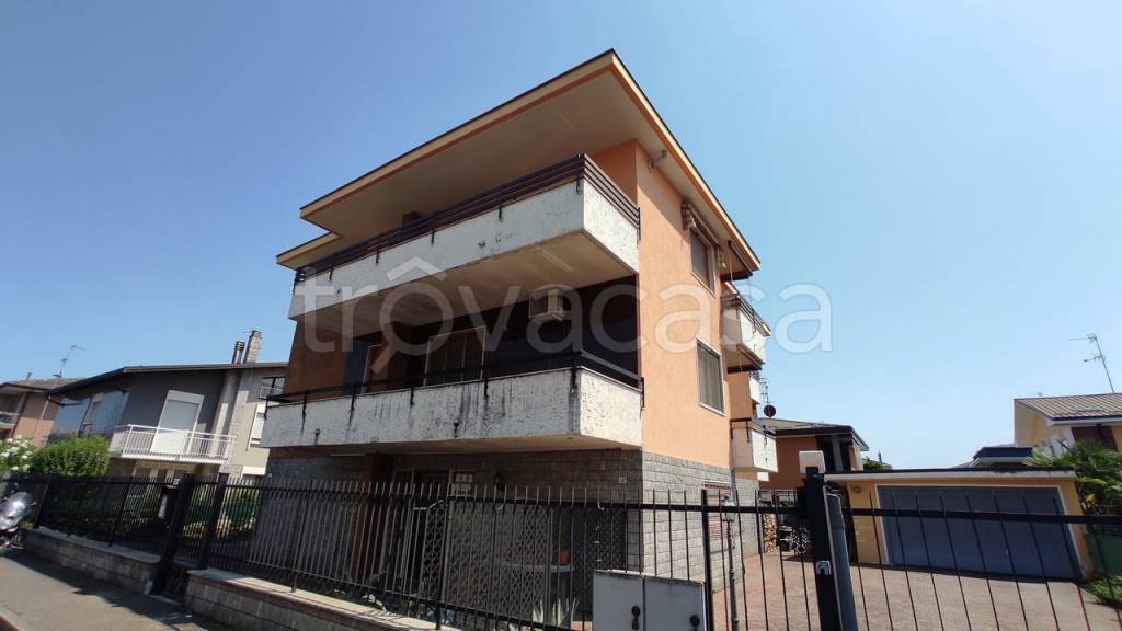 appartamento in vendita a Novara in zona Vignale