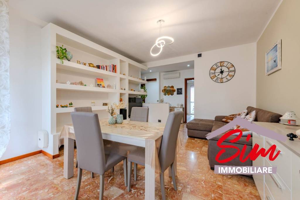 appartamento in vendita a Novara in zona Zona Santa Rita