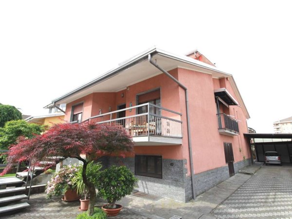 casa indipendente in vendita a Novara in zona zona Sant'Agabio