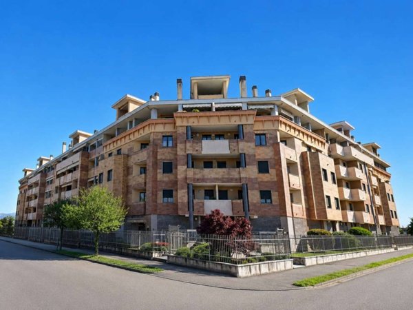 appartamento in vendita a Novara in zona Veveri