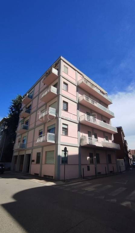 appartamento in vendita a Novara in zona zona Sacro Cuore