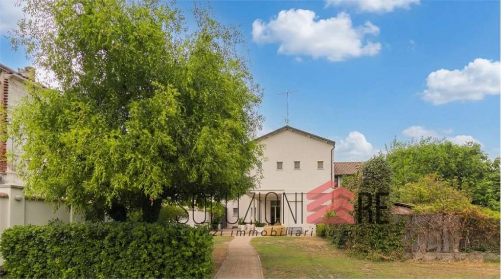 casa indipendente in vendita a Novara in zona Olengo