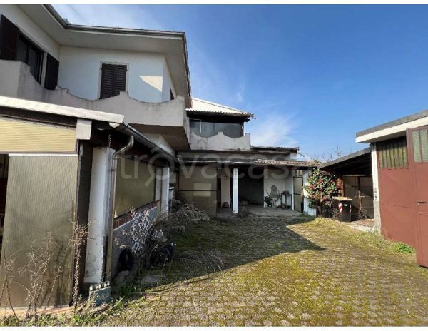 casa indipendente in vendita a Novara in zona Vignale