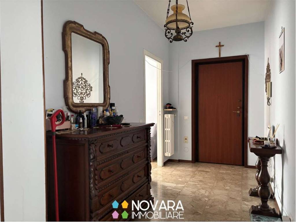 appartamento in vendita a Novara in zona Zona Santa Rita