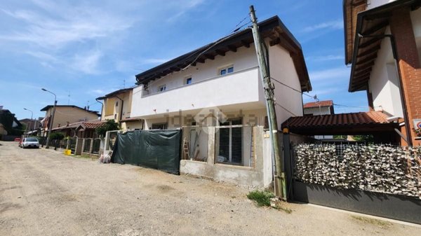 casa indipendente in vendita a Novara in zona zona Agogna - San Paolo