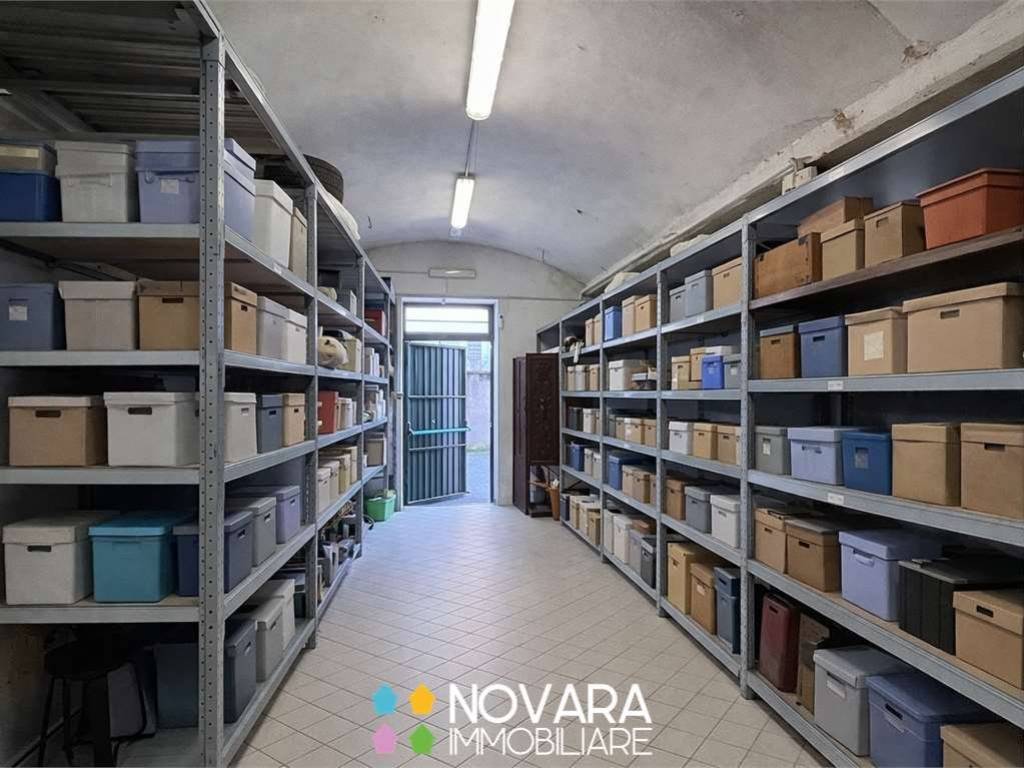 locale commerciale in vendita a Novara in zona zona Sant'Agabio