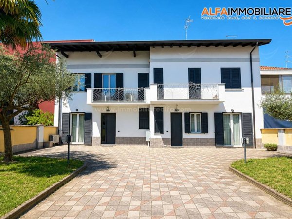 casa indipendente in vendita a Novara in zona zona Sant'Agabio