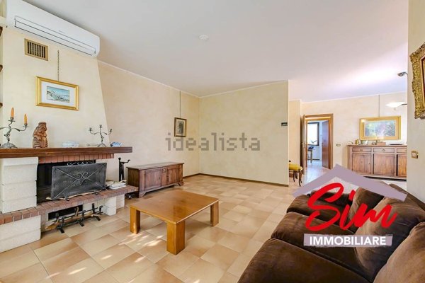 casa indipendente a Novara in zona zona Cittadella - Villaggio Dalmazia