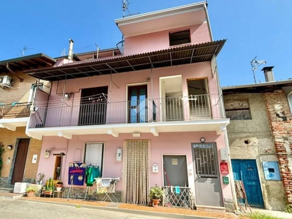 appartamento in vendita a Novara in zona Veveri